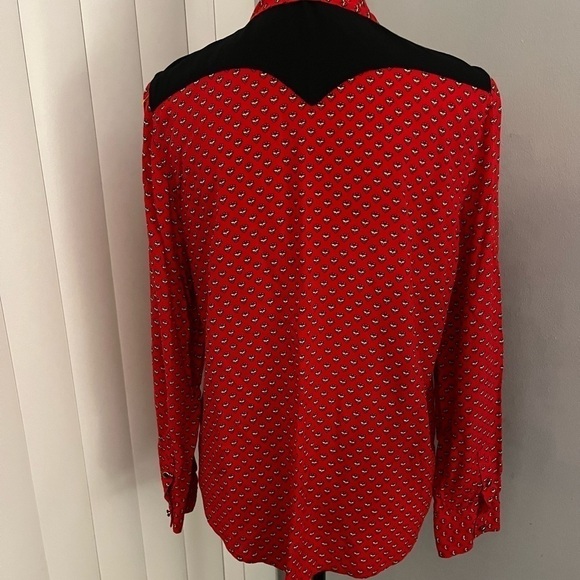 Two by Vince Camuto
Western Button Down Shirt.  Pearl buttons 
Size Medium - Picture 2 of 7